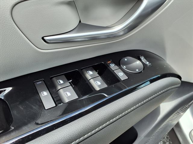 new 2025 Hyundai TUCSON Hybrid car, priced at $42,870