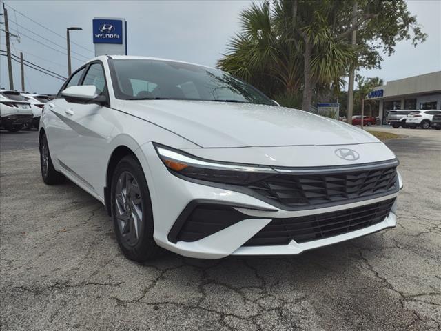 new 2024 Hyundai Elantra car, priced at $25,014