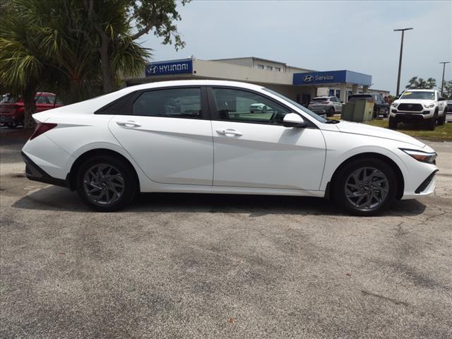 new 2024 Hyundai Elantra car, priced at $25,014