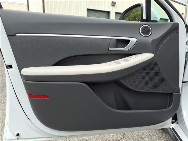 new 2025 Hyundai Sonata car, priced at $28,135