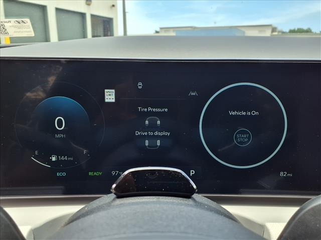 new 2025 Hyundai TUCSON Hybrid car