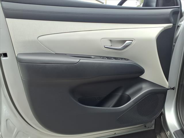 new 2025 Hyundai TUCSON Hybrid car