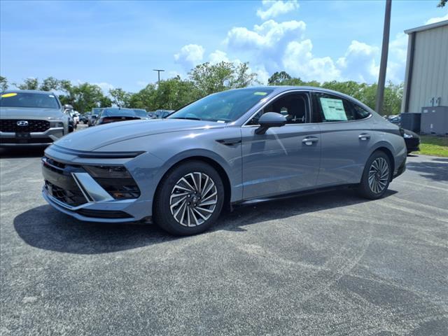 new 2025 Hyundai Sonata Hybrid car, priced at $38,712
