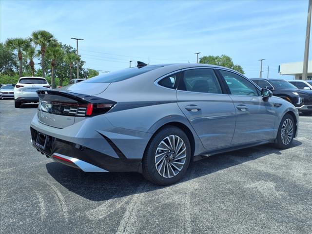 new 2025 Hyundai Sonata Hybrid car, priced at $38,712