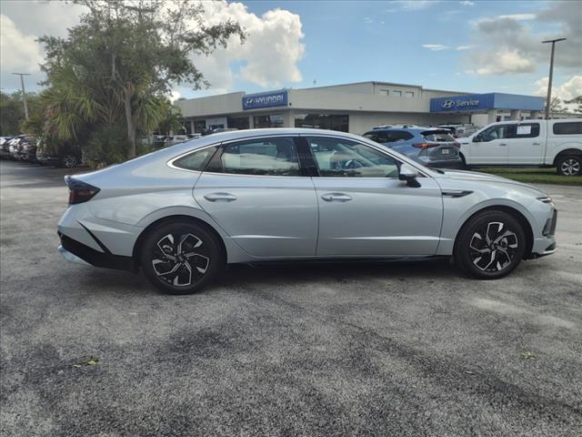 new 2024 Hyundai Sonata car, priced at $28,068