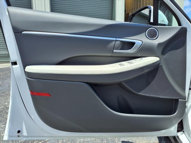 new 2025 Hyundai Sonata car, priced at $29,192