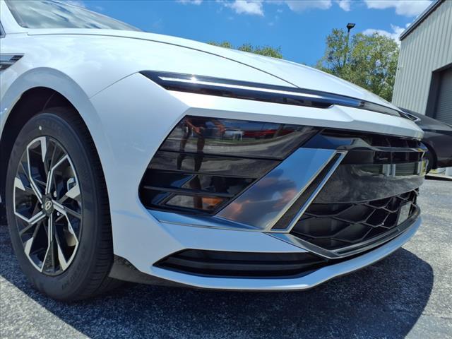 new 2025 Hyundai Sonata car, priced at $29,192