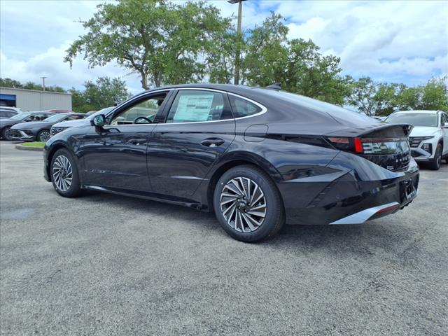 new 2025 Hyundai Sonata Hybrid car, priced at $38,564