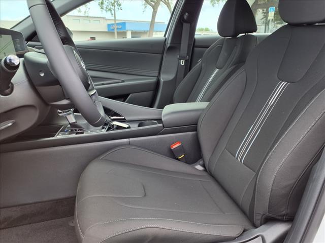 new 2025 Hyundai Elantra car