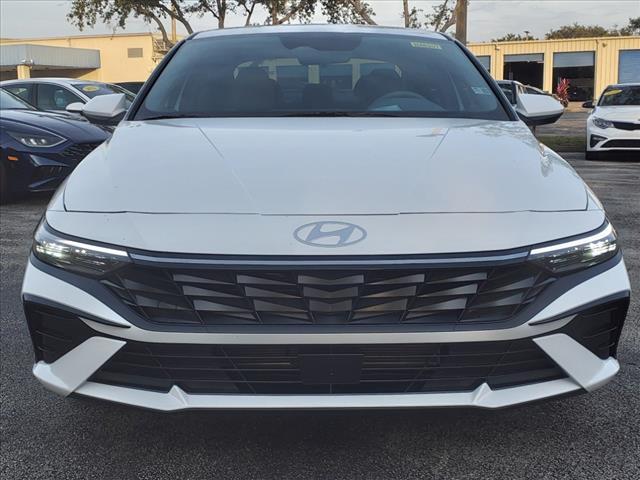 new 2024 Hyundai Elantra car