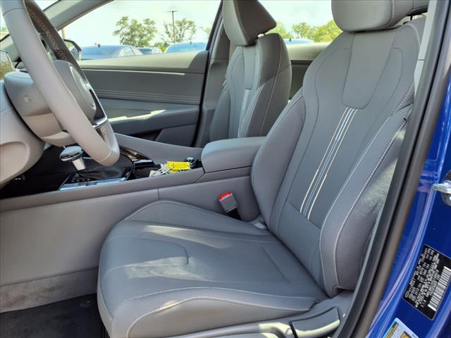 new 2025 Hyundai Elantra car, priced at $28,528