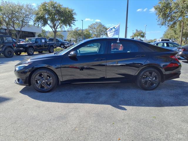 used 2022 Hyundai Elantra car