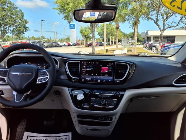 used 2023 Chrysler Pacifica car, priced at $25,937