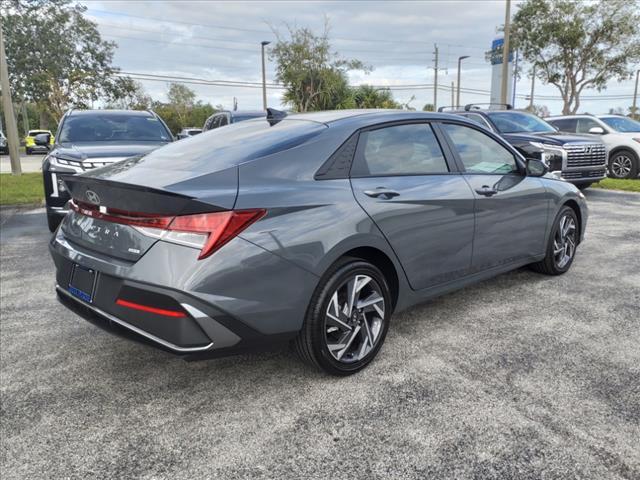 new 2025 Hyundai Elantra HEV car