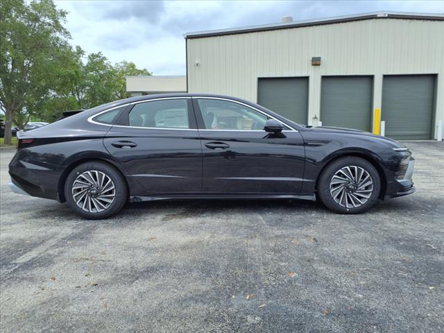 new 2025 Hyundai Sonata Hybrid car, priced at $38,712