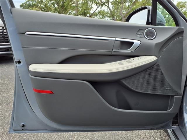 new 2025 Hyundai Sonata Hybrid car, priced at $38,564