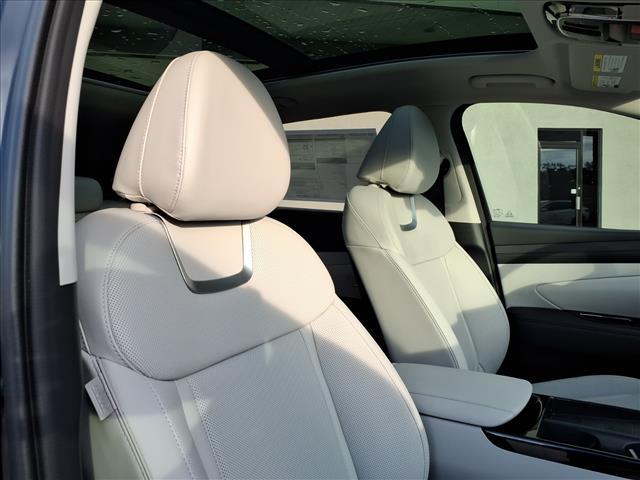 new 2025 Hyundai TUCSON Hybrid car