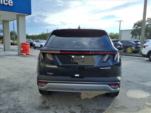 new 2025 Hyundai TUCSON Hybrid car