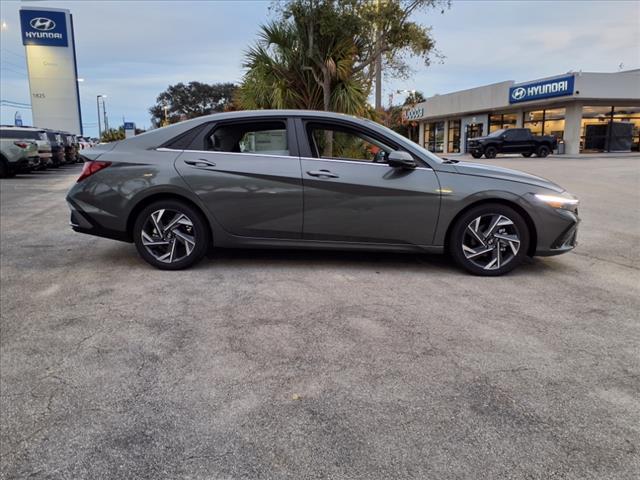 new 2025 Hyundai Elantra car