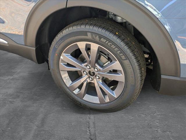 new 2025 Ford Explorer car, priced at $45,100