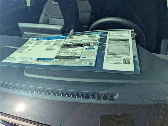new 2025 Ford Explorer car, priced at $45,100