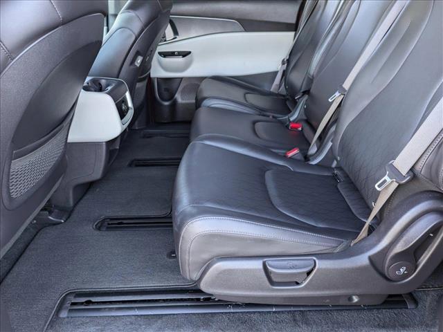 used 2023 Kia Carnival car, priced at $29,540