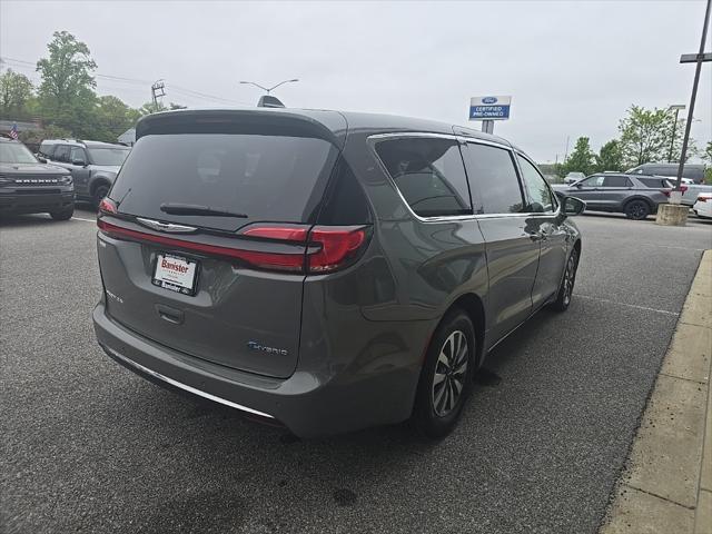 used 2022 Chrysler Pacifica Hybrid car, priced at $26,833