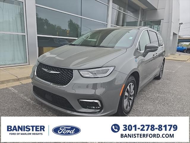 used 2022 Chrysler Pacifica Hybrid car, priced at $28,500