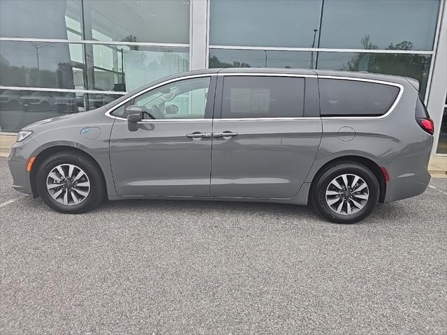 used 2022 Chrysler Pacifica Hybrid car, priced at $25,900