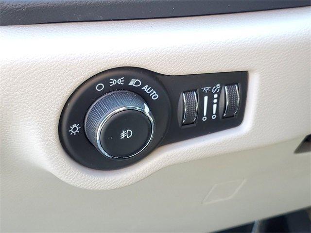 used 2023 Chrysler Pacifica car, priced at $23,900