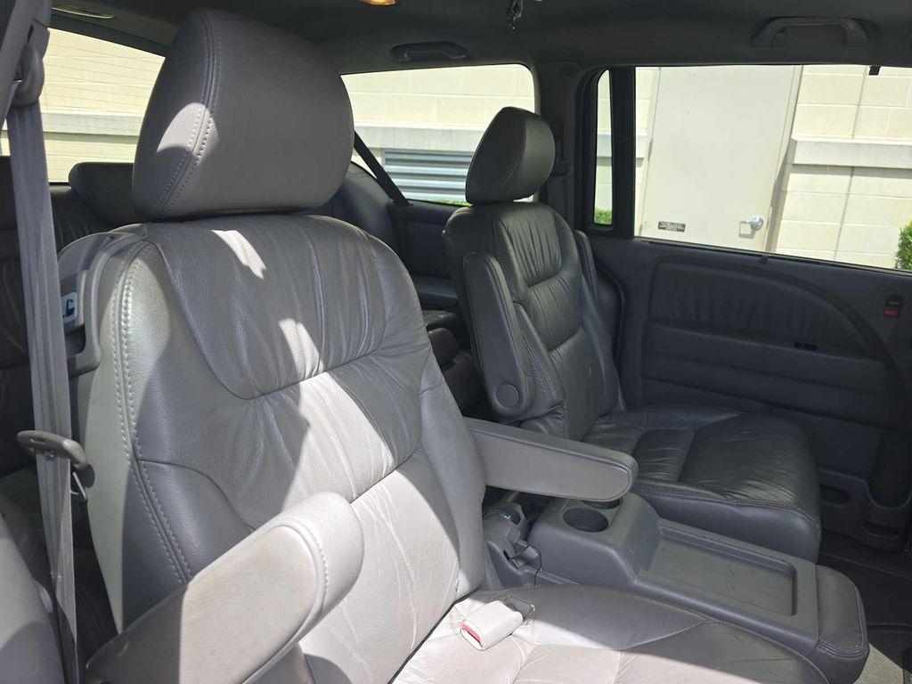 used 2009 Honda Odyssey car, priced at $3,900
