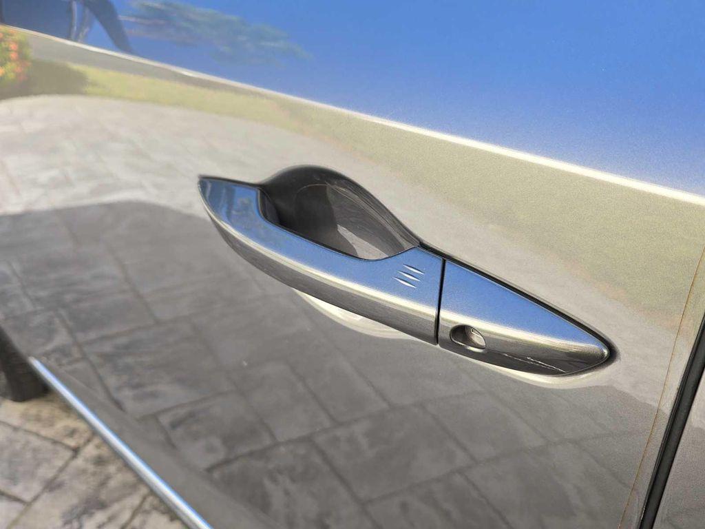 used 2022 Acura MDX car, priced at $32,900