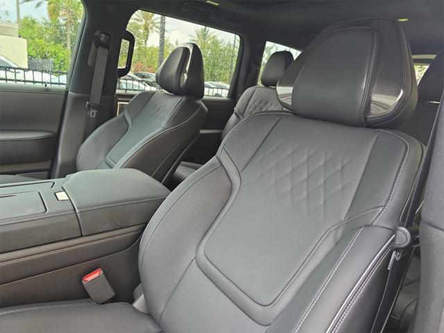 new 2025 INFINITI QX80 car, priced at $108,590