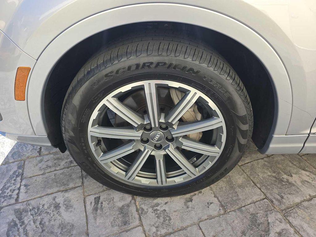 used 2018 Audi Q7 car, priced at $17,500
