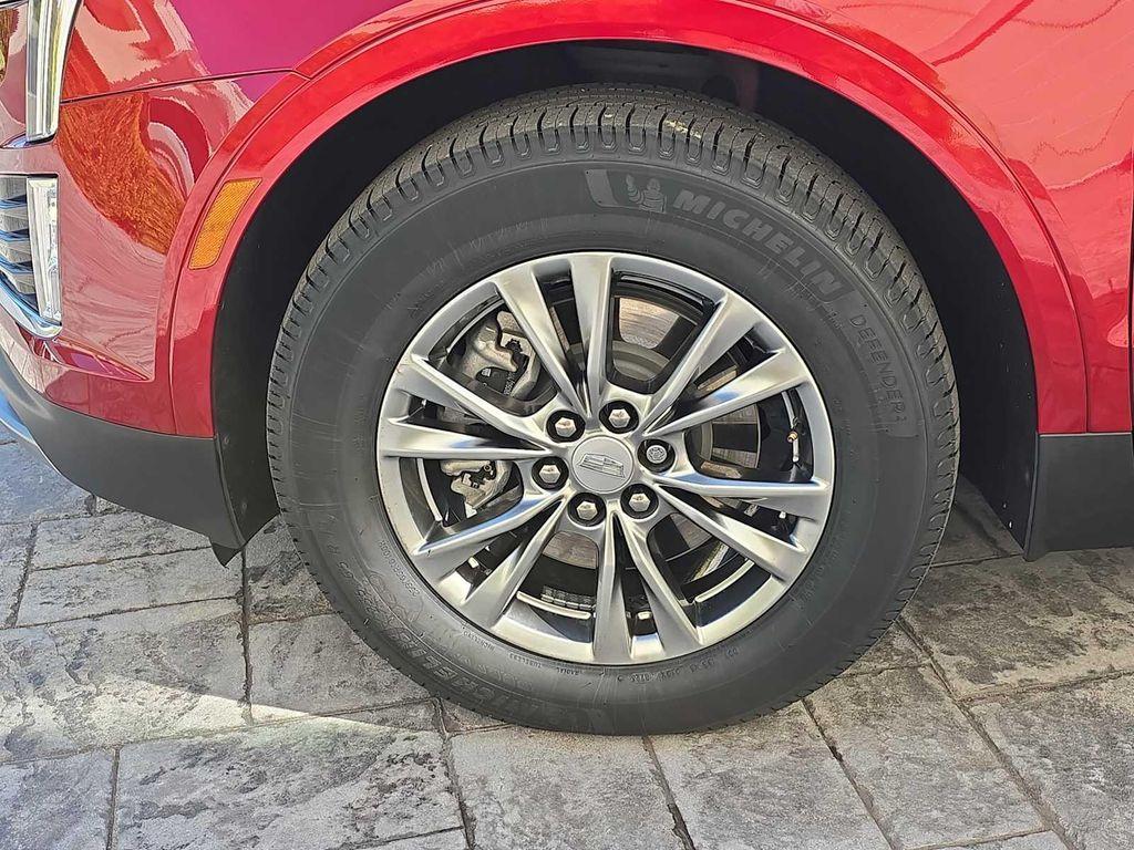 used 2021 Cadillac XT5 car, priced at $26,900