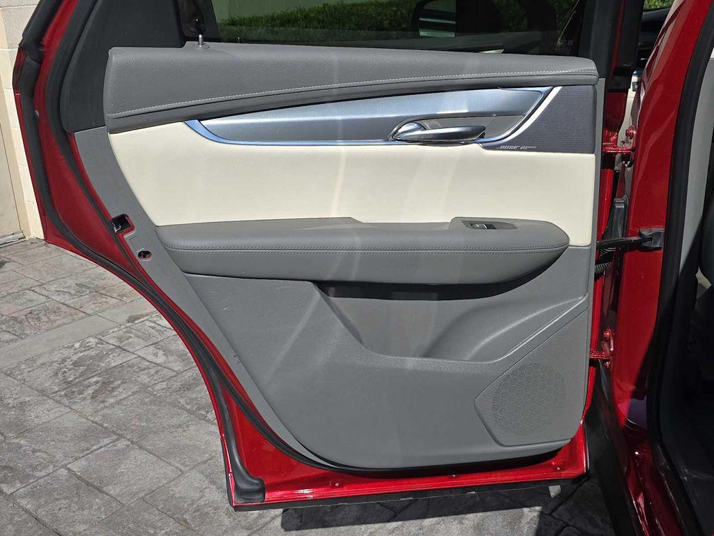 used 2021 Cadillac XT5 car, priced at $26,900