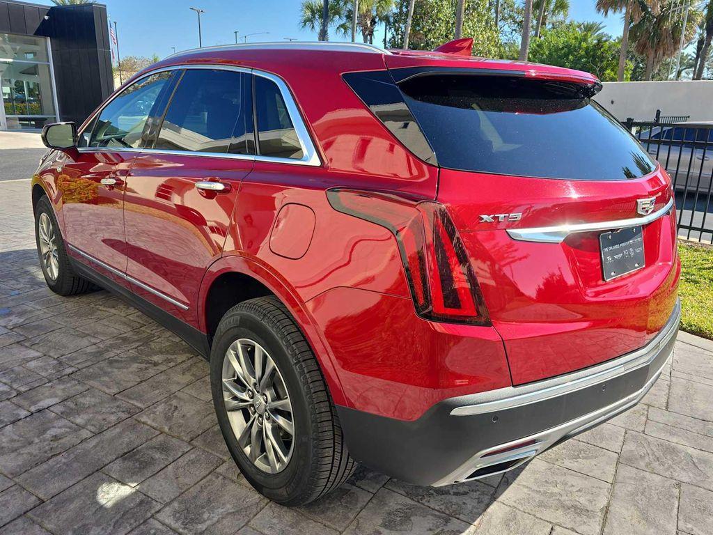 used 2021 Cadillac XT5 car, priced at $26,900