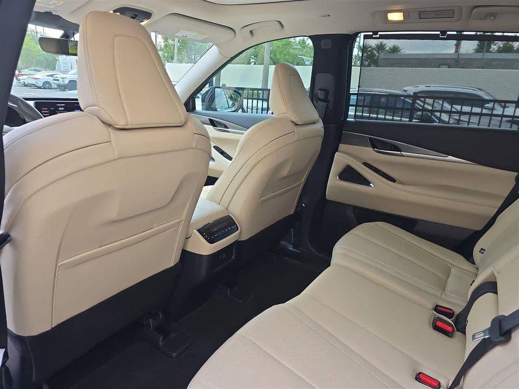 used 2025 INFINITI QX60 car, priced at $44,900
