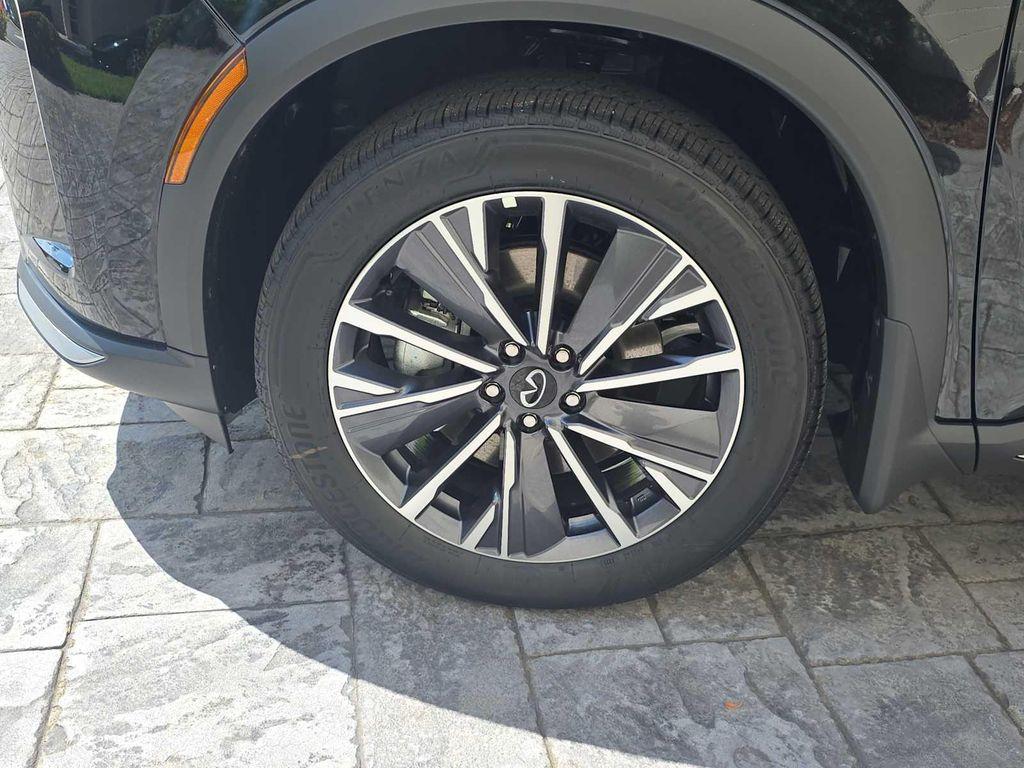 new 2026 INFINITI QX60 car, priced at $57,606