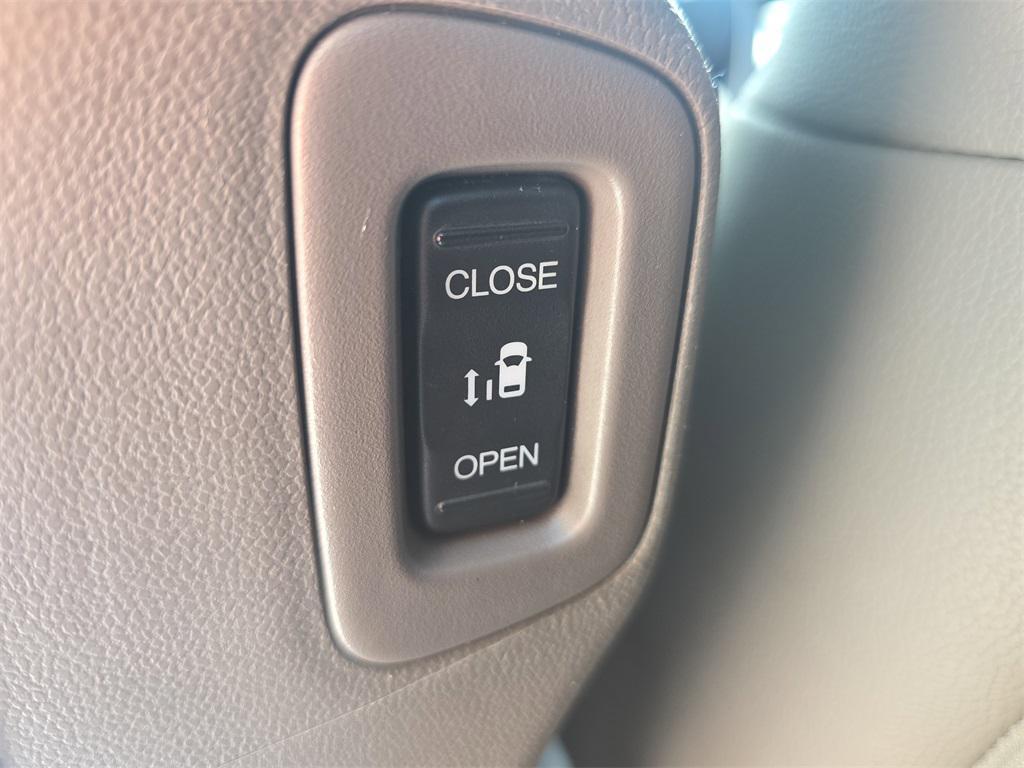 used 2015 Honda Odyssey car, priced at $8,750