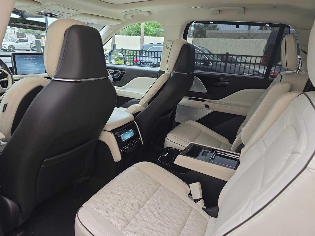 used 2020 Lincoln Aviator car, priced at $39,900