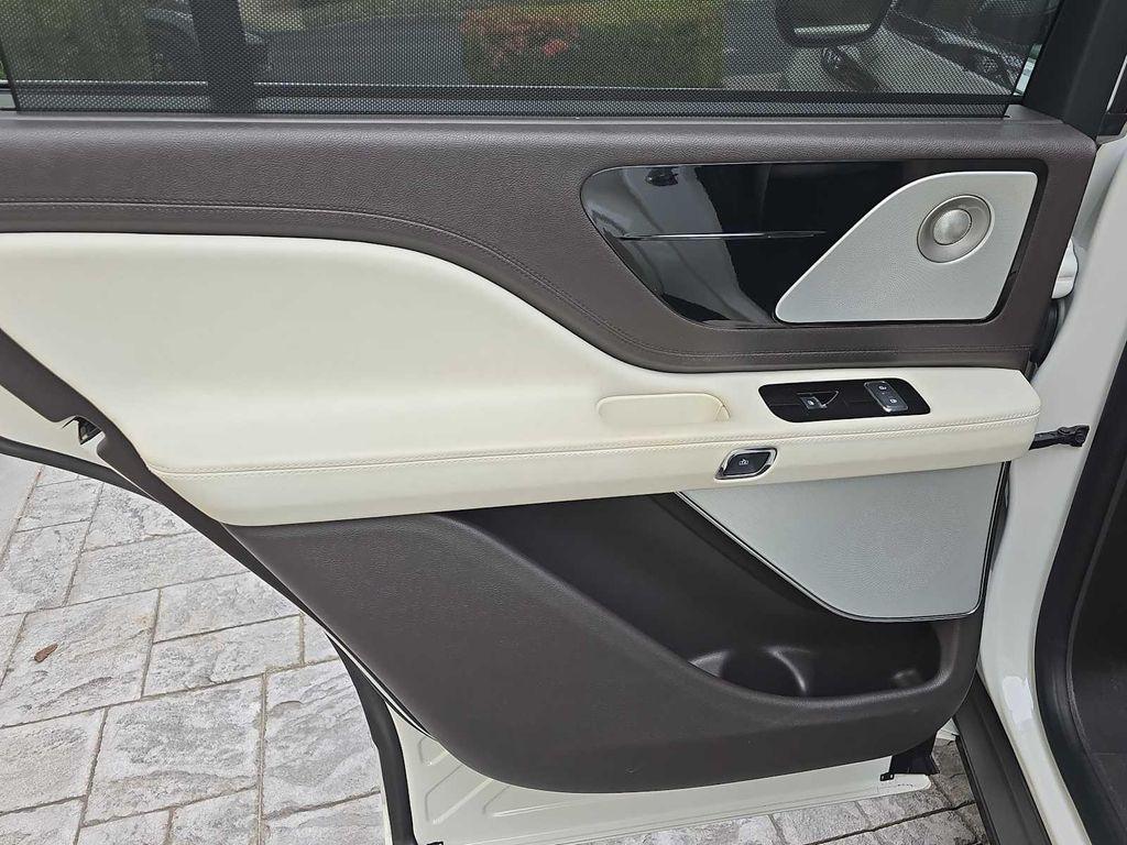 used 2020 Lincoln Aviator car, priced at $39,900