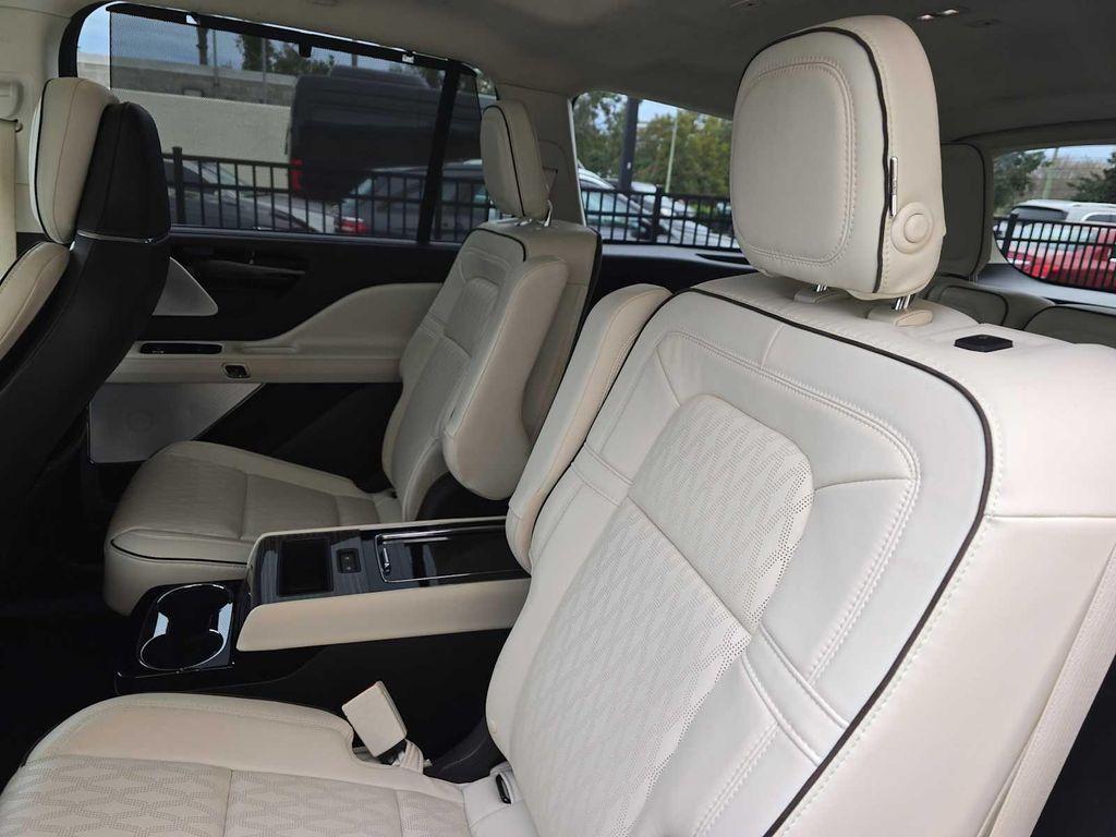 used 2020 Lincoln Aviator car, priced at $39,900