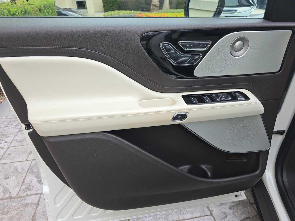 used 2020 Lincoln Aviator car, priced at $39,900