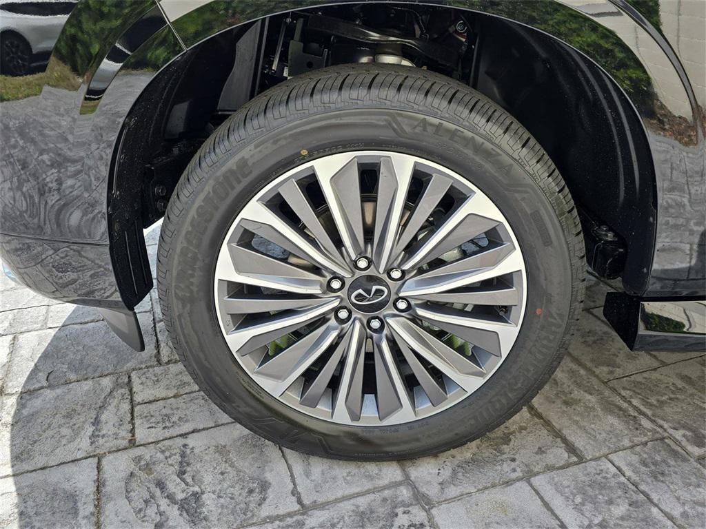new 2025 INFINITI QX80 car, priced at $91,332
