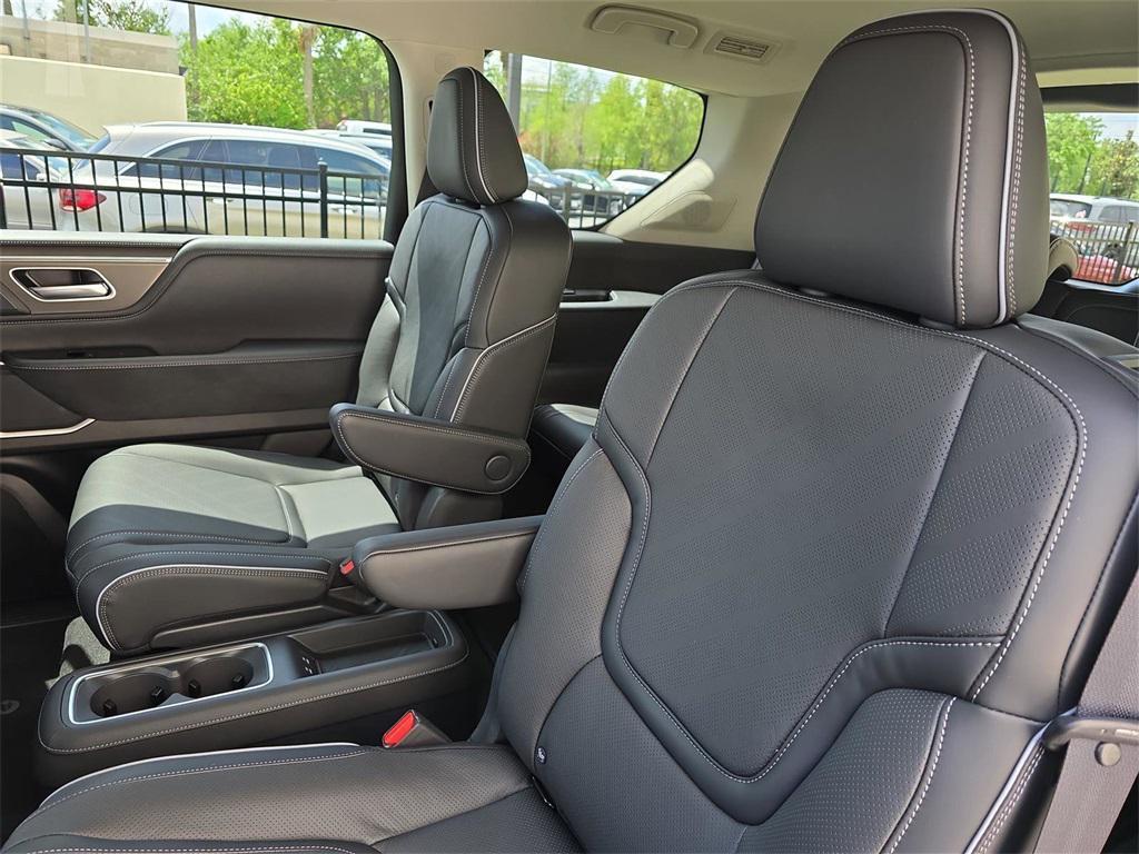 new 2025 INFINITI QX80 car, priced at $91,332
