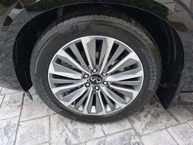 new 2025 INFINITI QX80 car, priced at $89,483