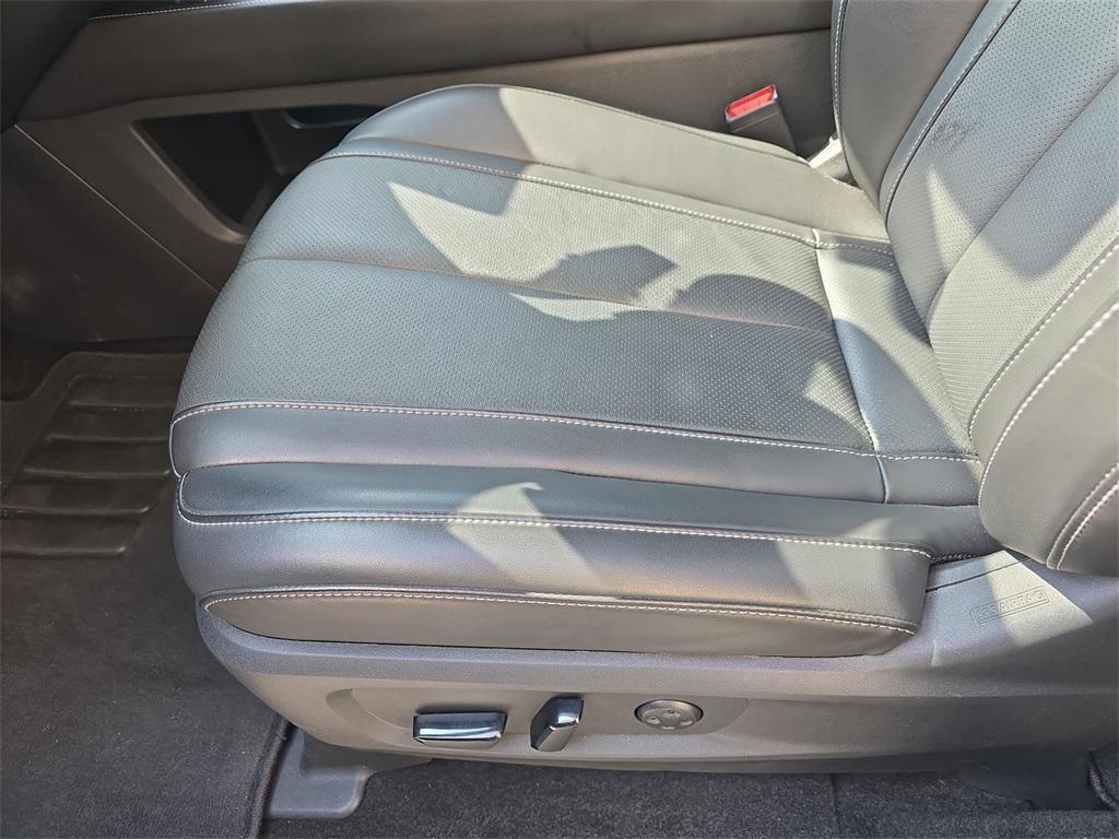 used 2025 INFINITI QX60 car, priced at $46,900
