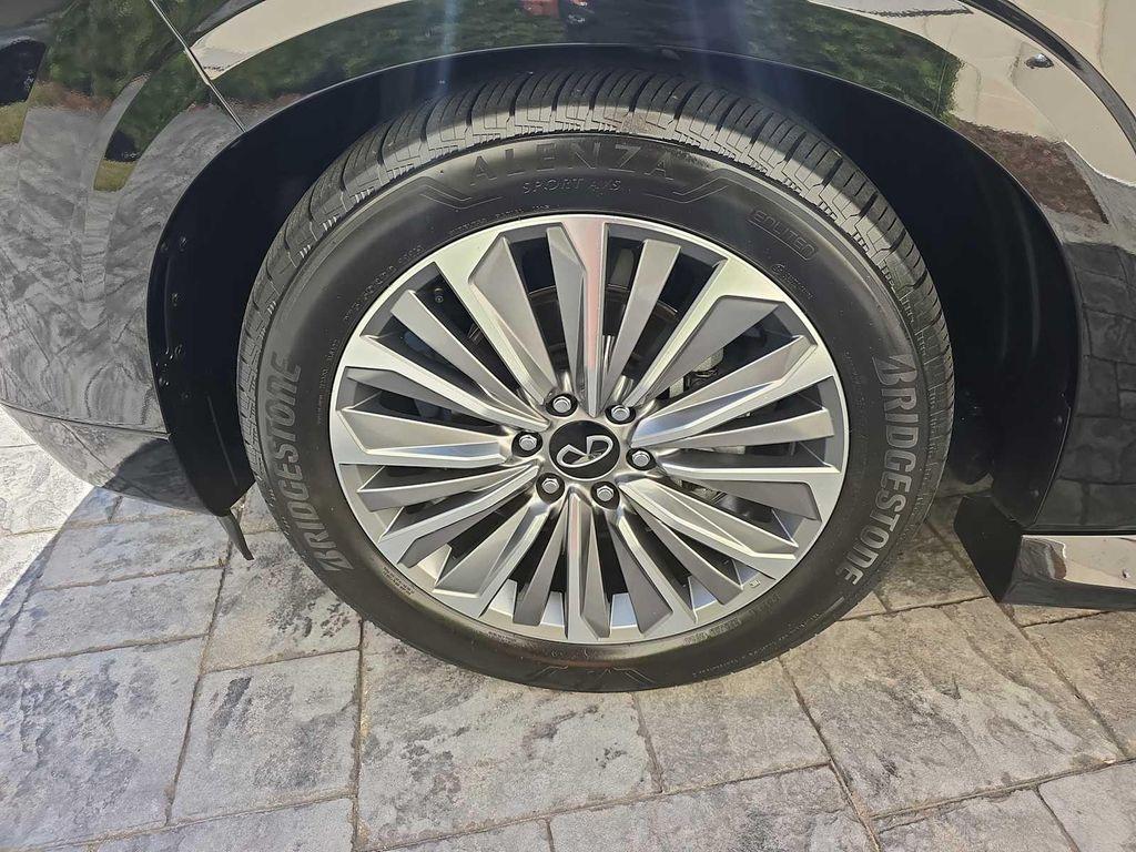 used 2025 INFINITI QX80 car, priced at $79,900