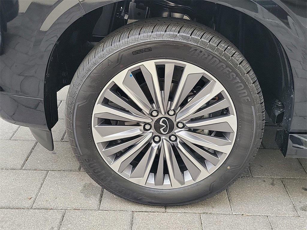 new 2025 INFINITI QX80 car, priced at $101,800